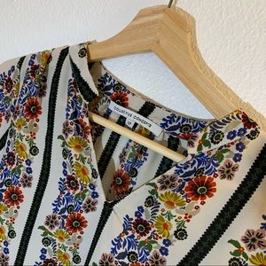 COLLECTIVE CONCEPTS Spilt Neck Blouse